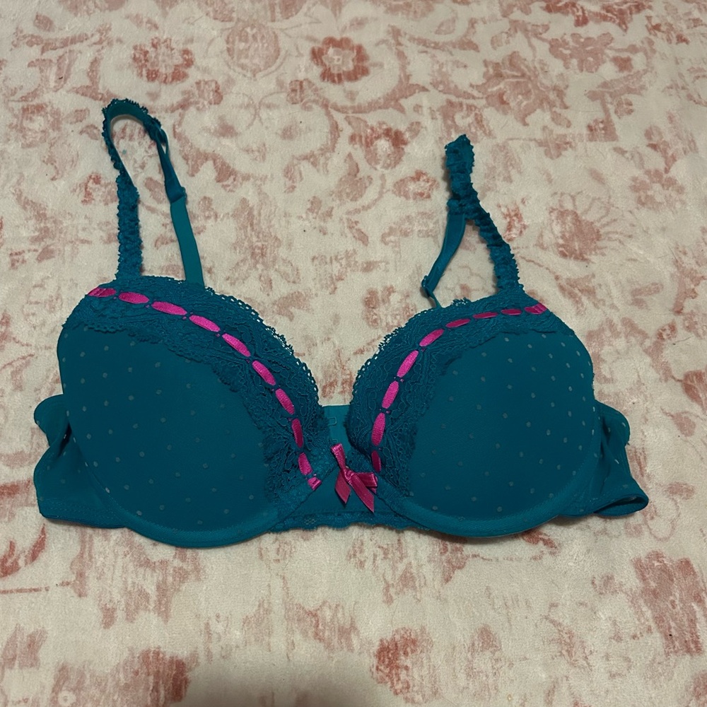 COPY - 36B push up bra, lacey with pink details